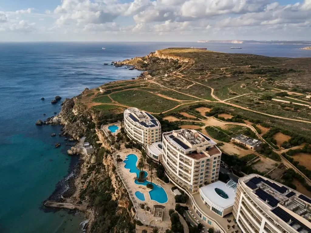 Golden Bay, Malta